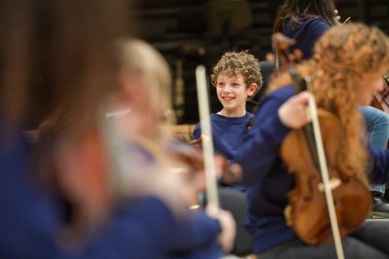 Kinder musizieren zusammen Nahaufnahme